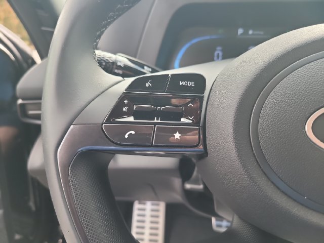 Used 2025 Hyundai Elantra Sport FWD image 13