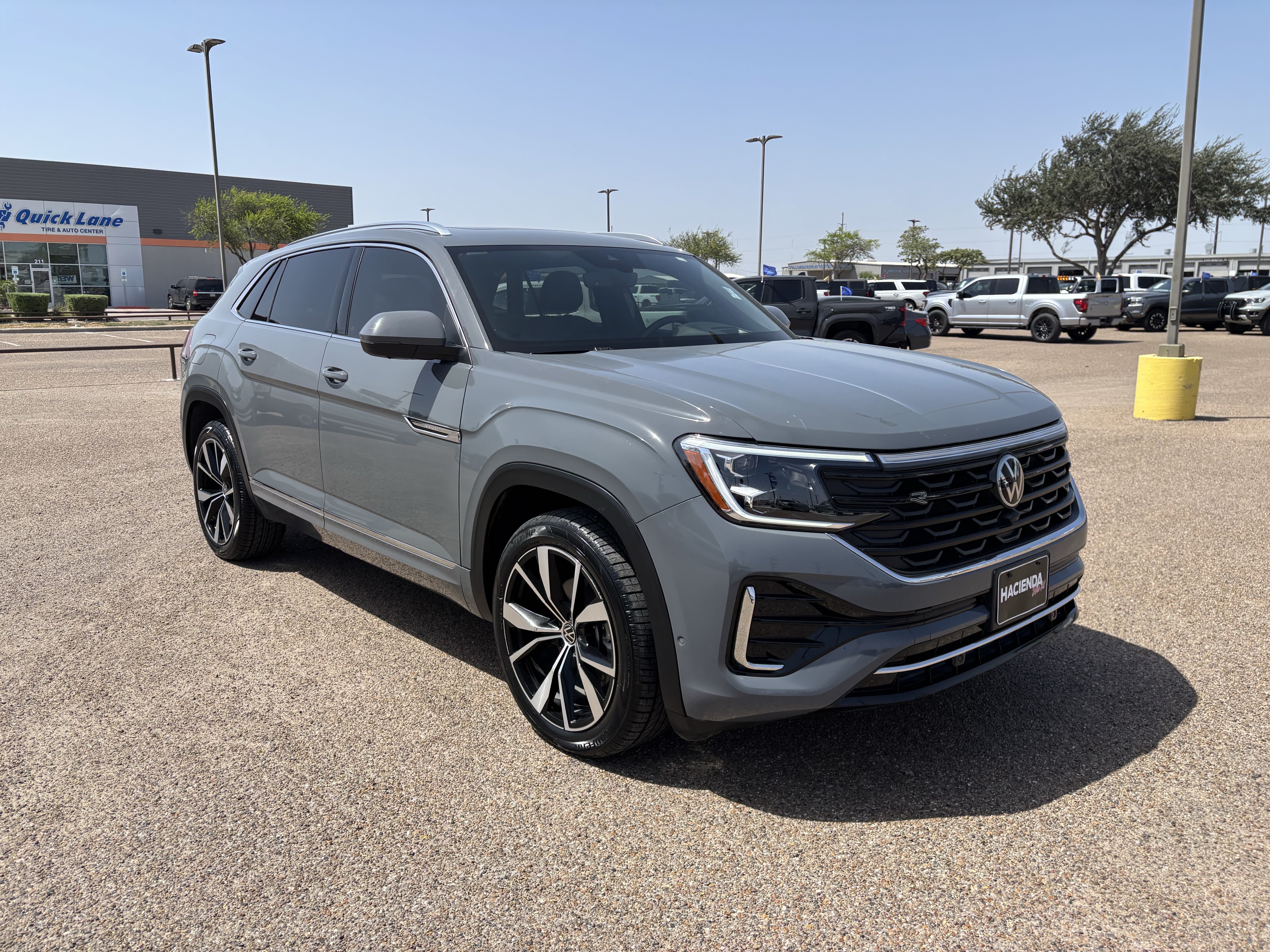 Used 2024 Volkswagen Atlas Cross Sport SEL Premium R-Line AWD/4WD image 5