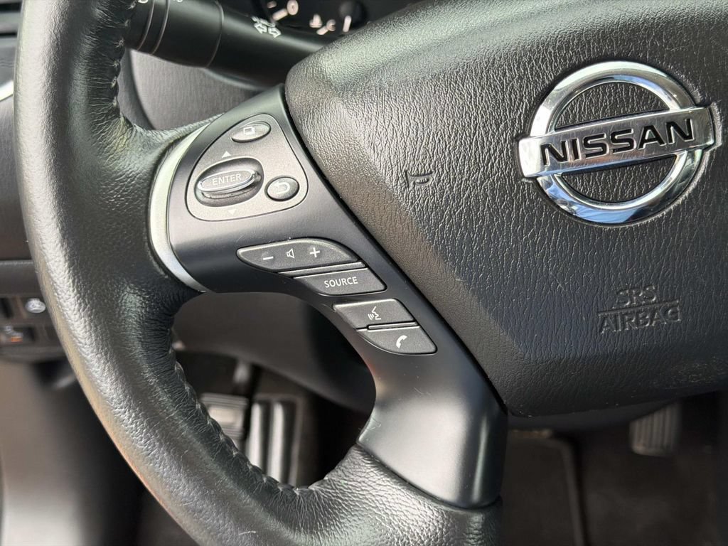 Used 2020 Nissan Pathfinder SL FWD image 25