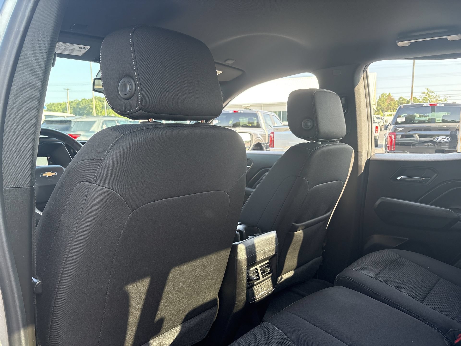 Used 2025 Chevrolet Colorado LT RWD image 17