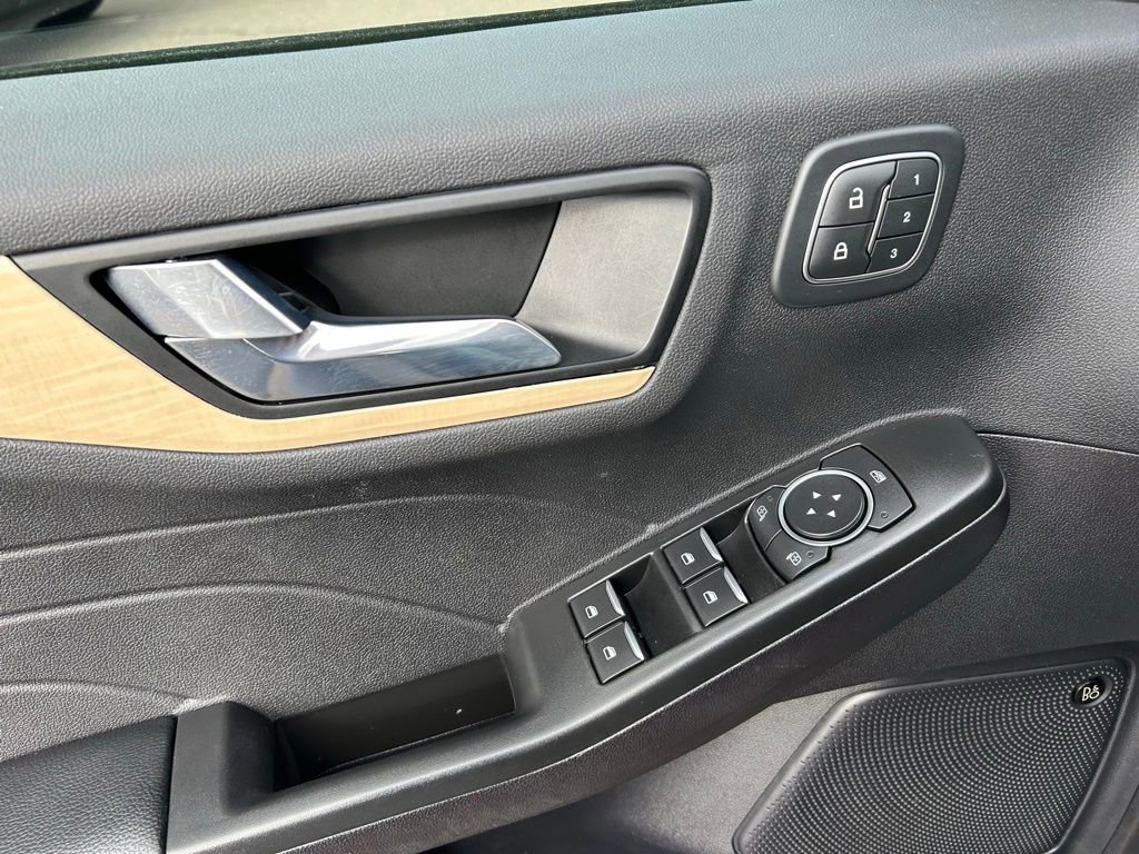 Certified 2022 Ford Escape Titanium w/ Titanium Elite Package image 15