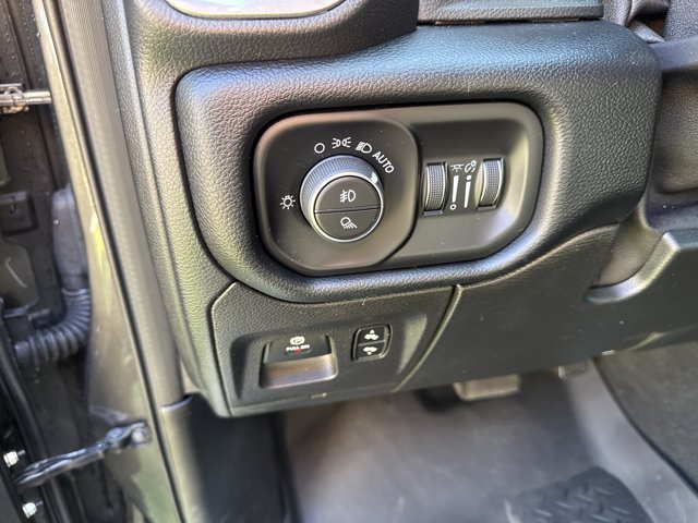 Used 2020 RAM 1500 Laramie RWD image 14