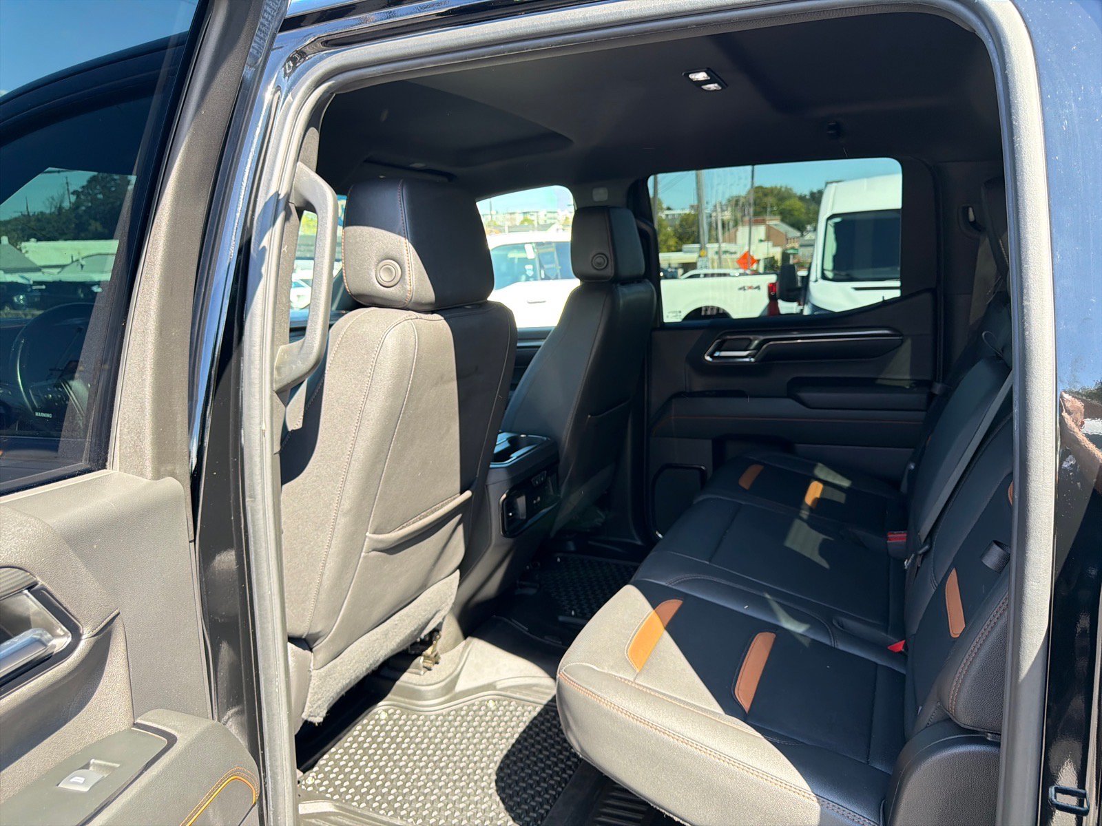 Used 2023 GMC Sierra 1500 AT4 w/ Technology Package AWD/4WD image 31