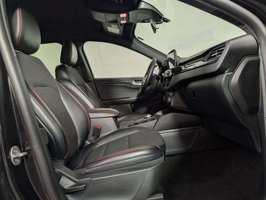 Certified 2025 Ford Escape ST-Line FWD image 11