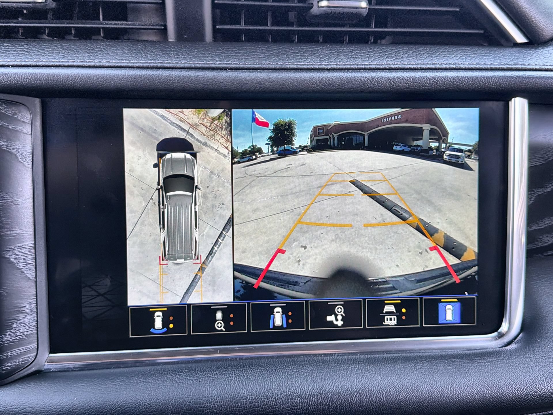 Used 2022 GMC Yukon Denali AWD/4WD image 17