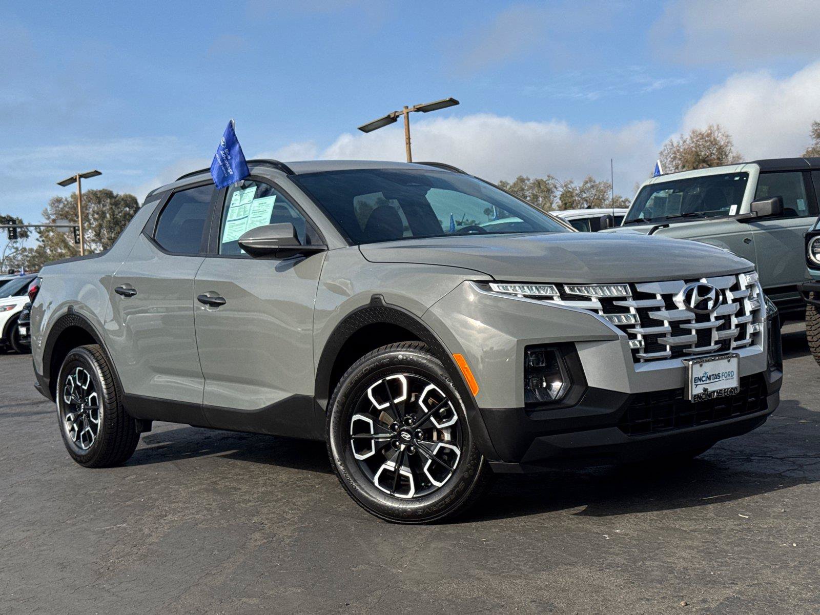 Used 2024 Hyundai Santa Cruz SEL w/ Activity Package AWD/4WD image 2