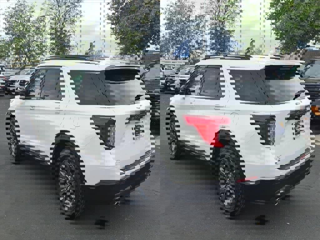 Certified 2023 Ford Explorer XLT w/ Equipment Group 202A image 3
