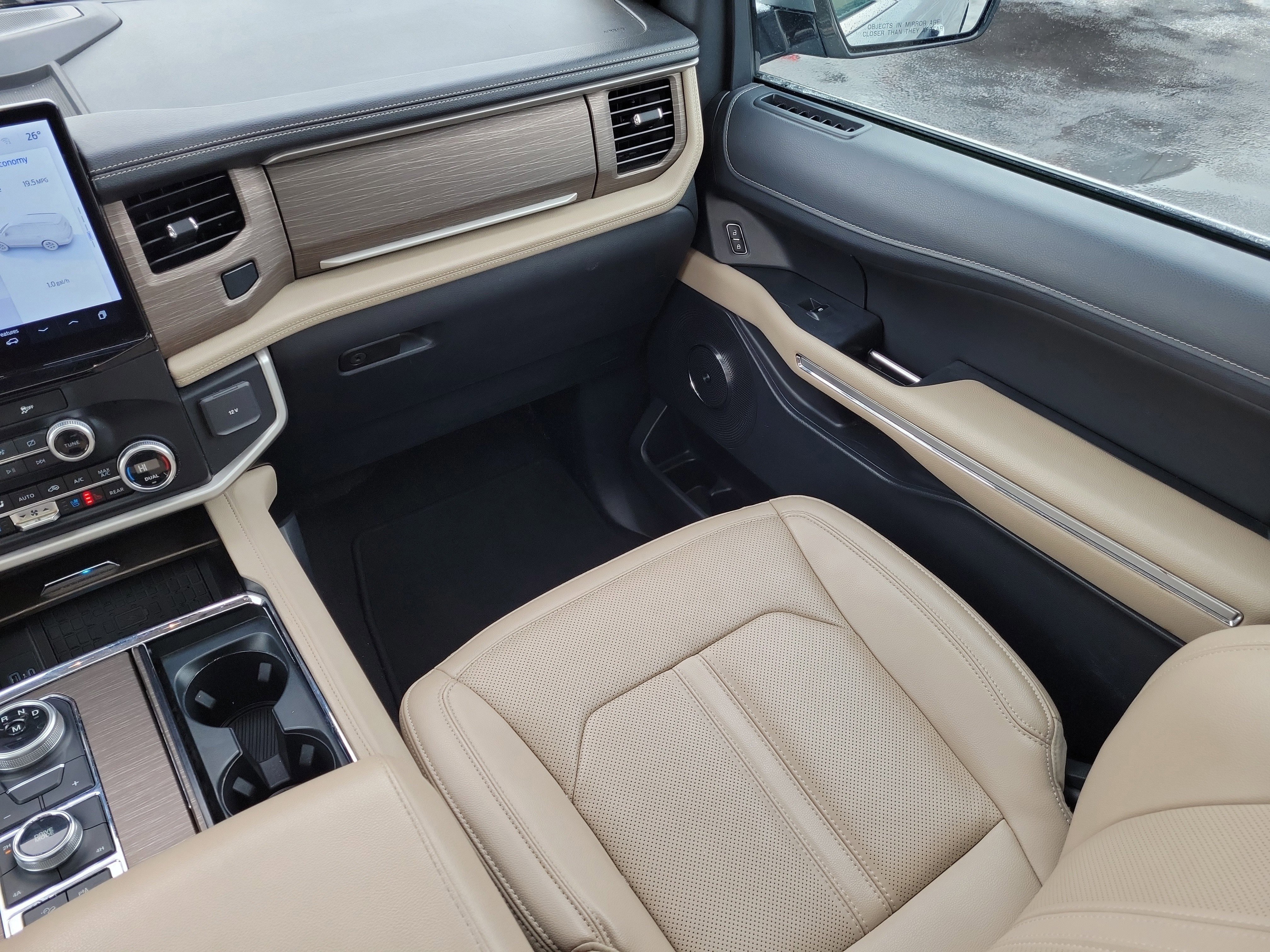 Certified 2024 Ford Expedition Limited image 16