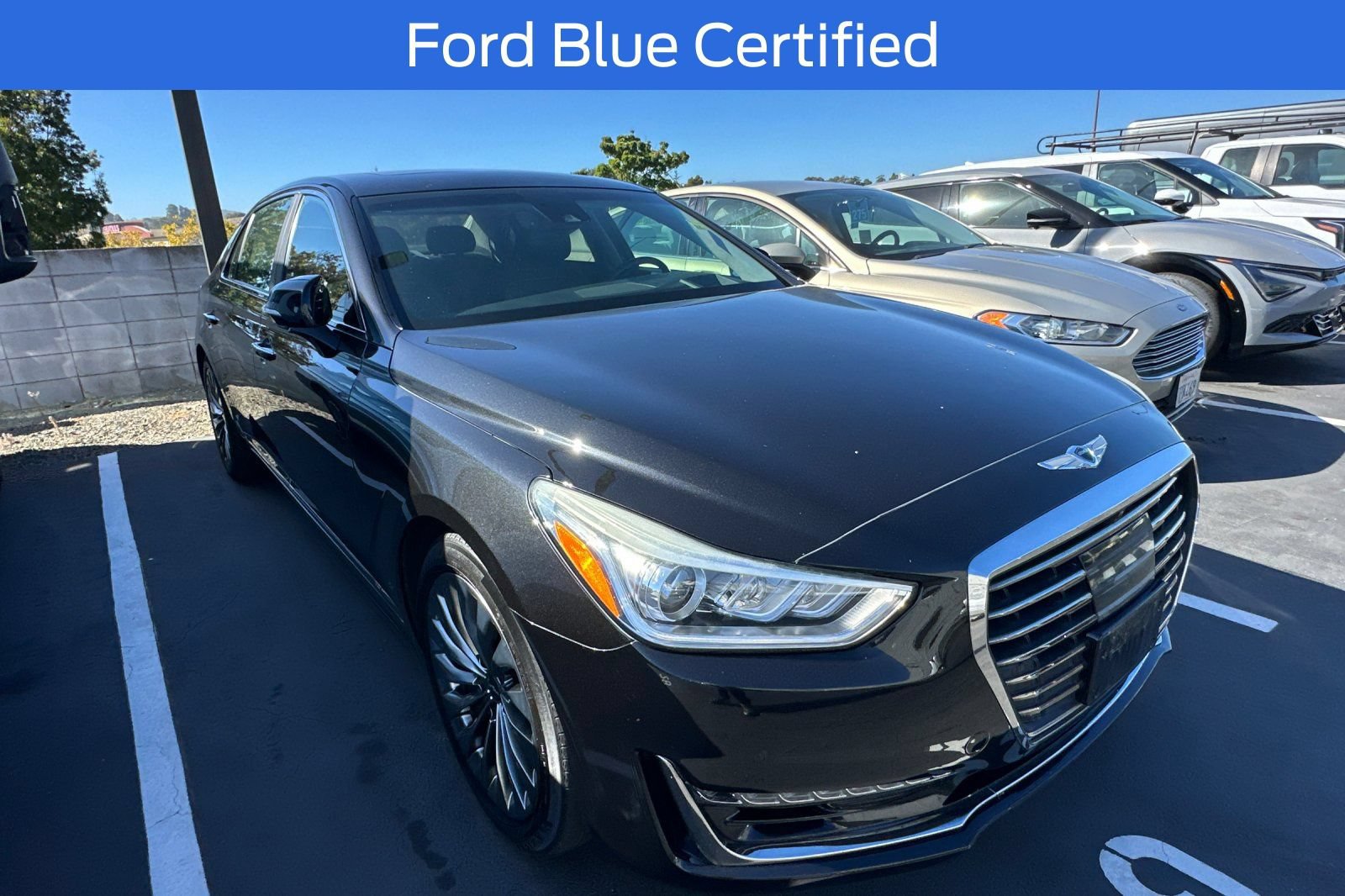 Used 2019 Genesis G90 3.3T Premium RWD image 2