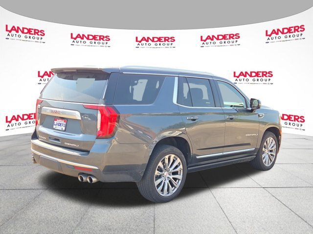 Used 2021 GMC Yukon Denali w/ Denali Premium Package AWD/4WD image 3