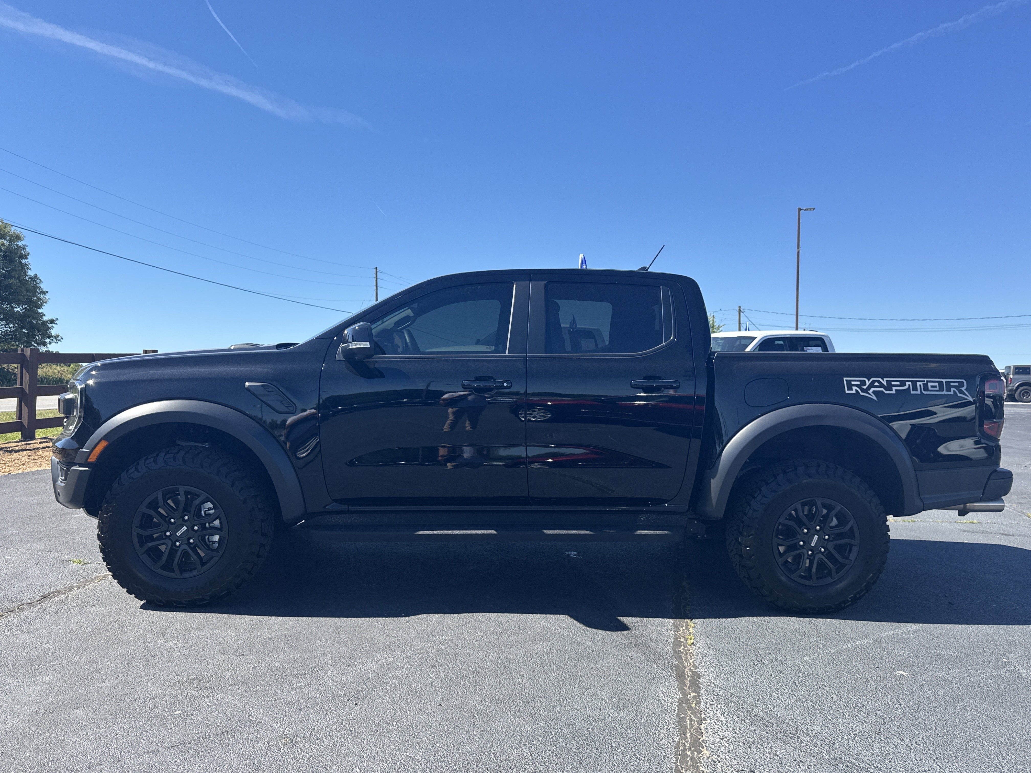 Certified 2025 Ford Ranger Raptor AWD/4WD image 3