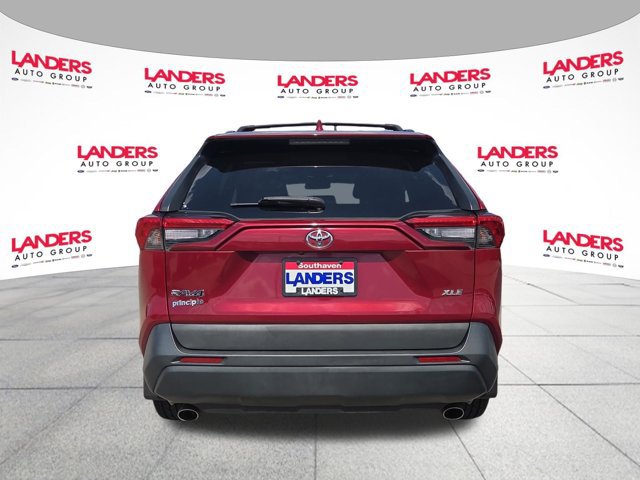 Used 2021 Toyota RAV4 XLE Premium FWD image 4