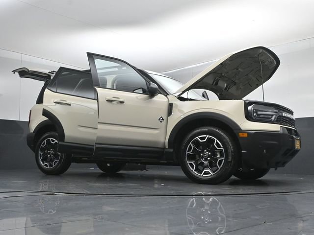 Certified 2025 Ford Bronco Sport Outer Banks w/ Outer Banks Tech Package+ AWD/4WD image 53