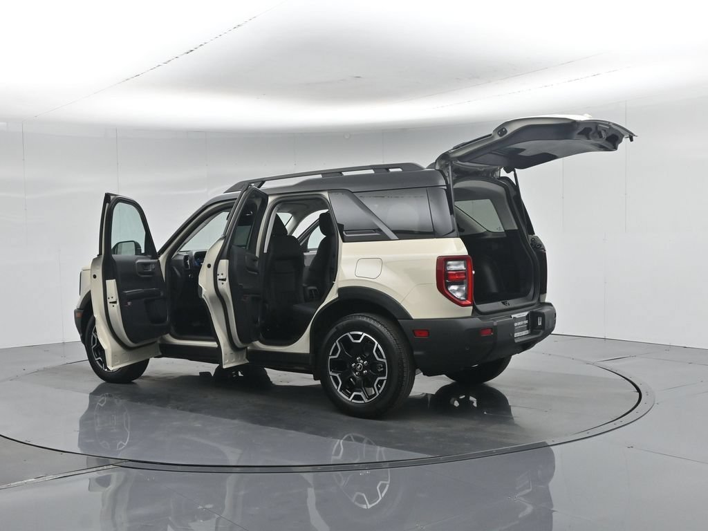 Certified 2025 Ford Bronco Sport Outer Banks w/ Outer Banks Tech Package+ AWD/4WD image 37