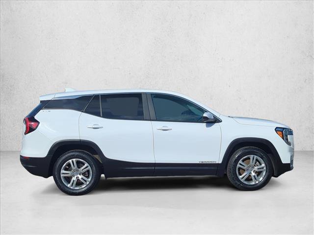 Used 2024 GMC Terrain SLE AWD/4WD image 4