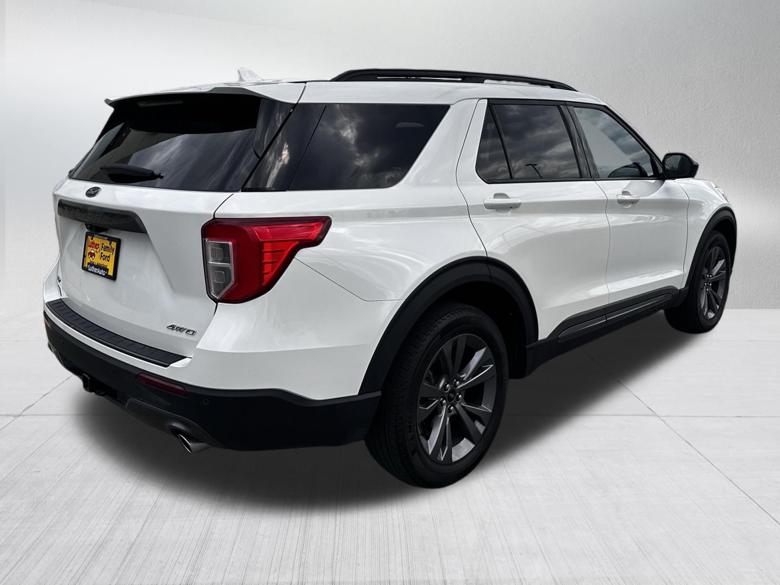 Certified 2024 Ford Explorer XLT w/ Equipment Group 202A AWD/4WD image 7