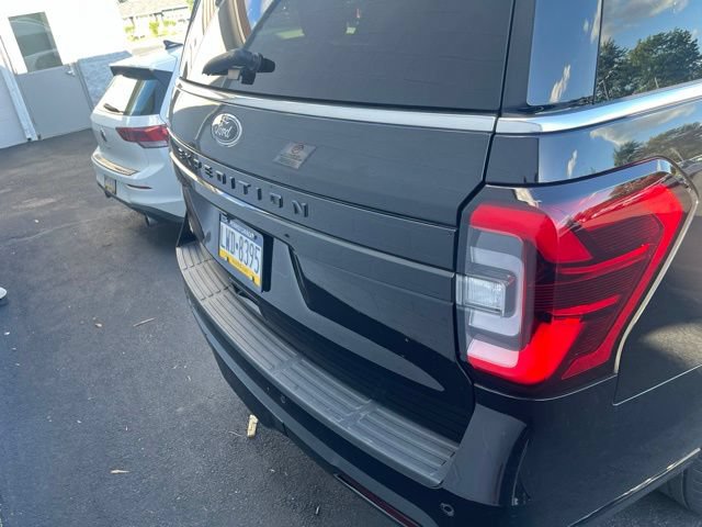 Certified 2022 Ford Expedition Limited AWD/4WD image 3