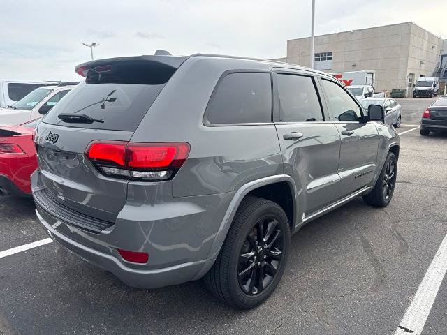 Used 2021 Jeep Grand Cherokee Laredo X AWD/4WD image 2