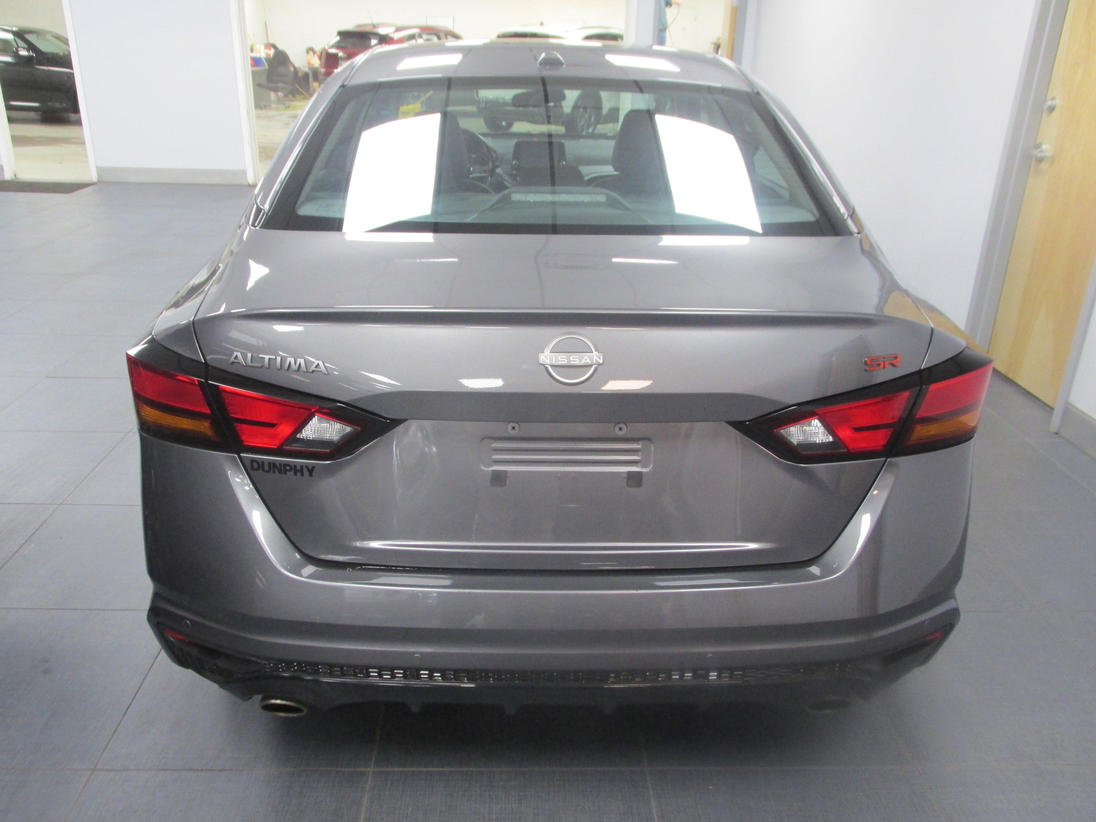 Used 2024 Nissan Altima 2.5 SR FWD image 5