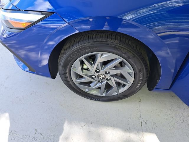 Used 2025 Hyundai Elantra Hybrid image 27