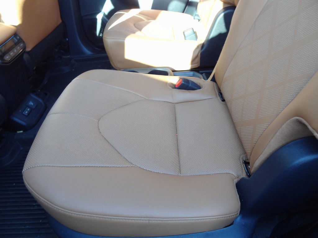 Used 2024 Toyota Highlander Platinum image 15