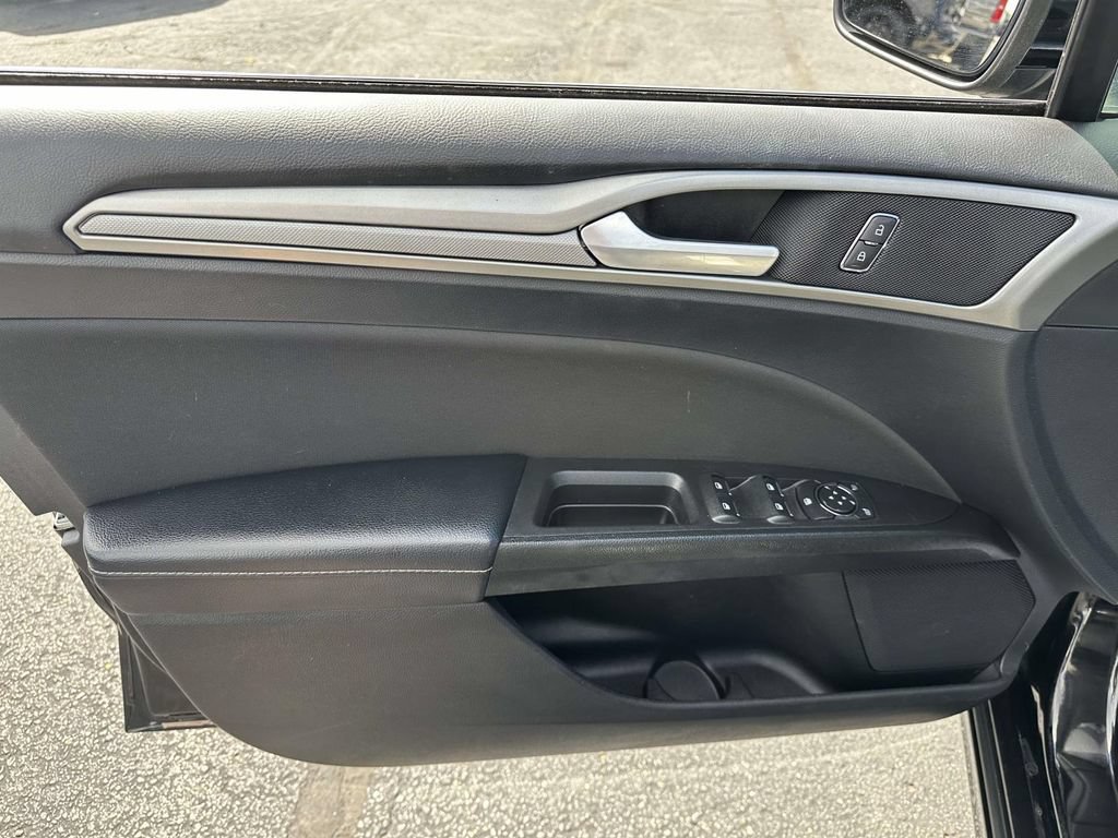 Certified 2020 Ford Fusion SE FWD image 9