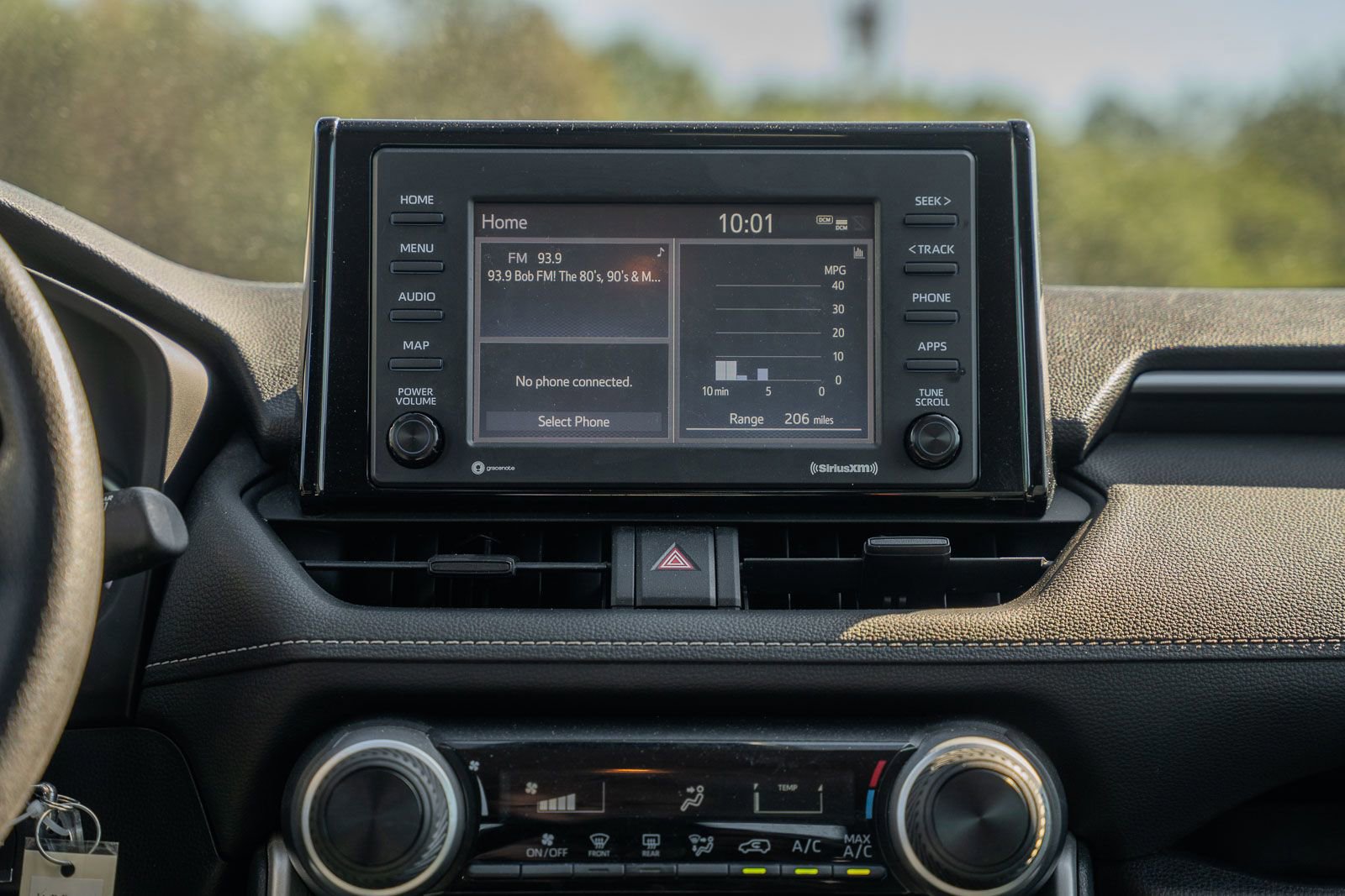 Used 2020 Toyota RAV4 LE FWD image 31