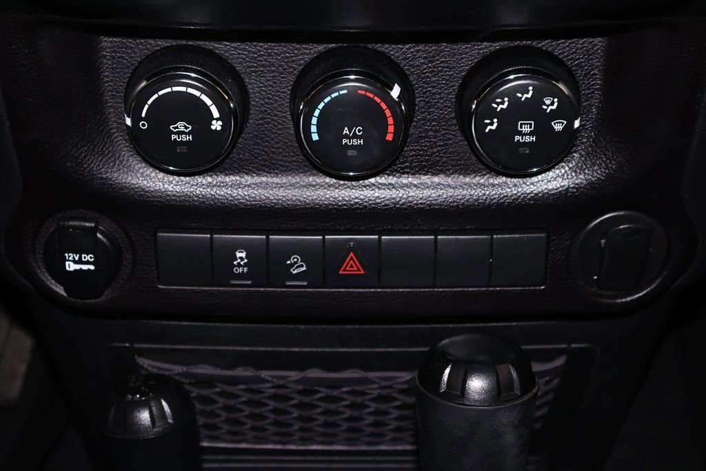 Used 2018 Jeep Wrangler Unlimited Sport image 27