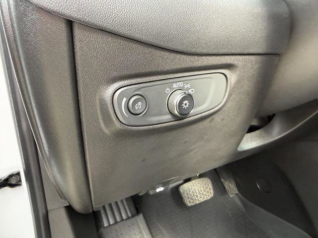 Used 2023 Chevrolet Equinox LT image 16