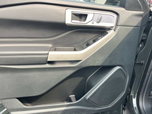 Certified 2024 Ford Explorer XLT w/ Equipment Group 202A AWD/4WD image 33