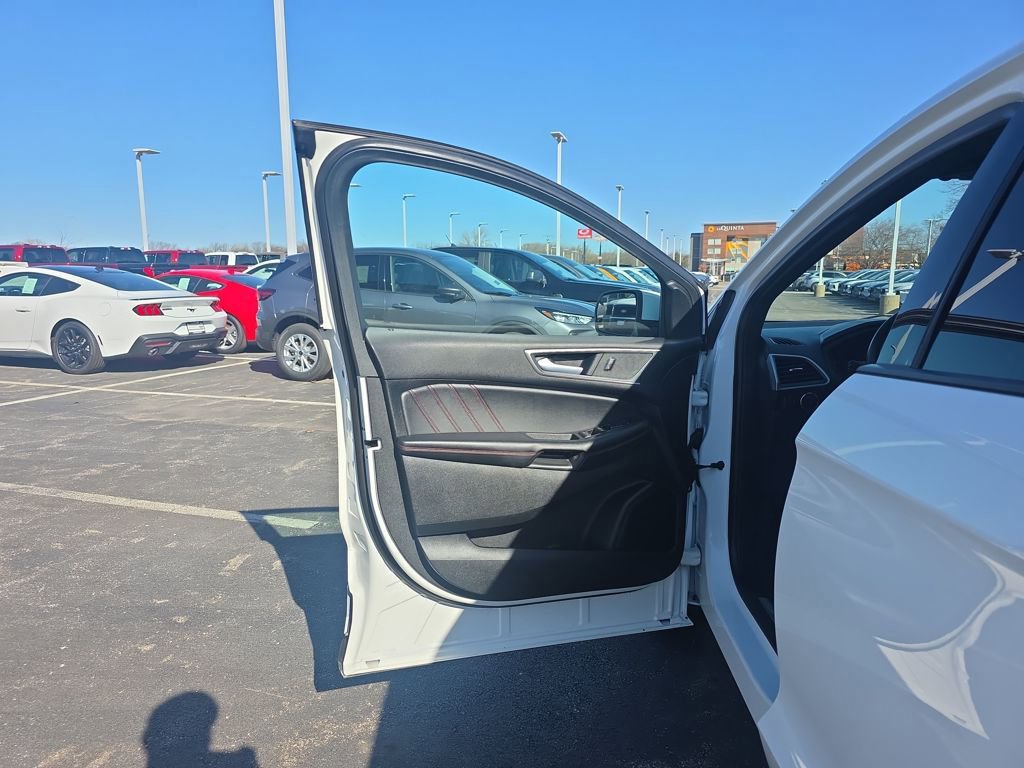 Certified 2024 Ford Edge ST-Line image 15