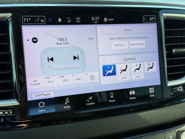 Used 2023 Chrysler Pacifica Touring-L FWD image 17
