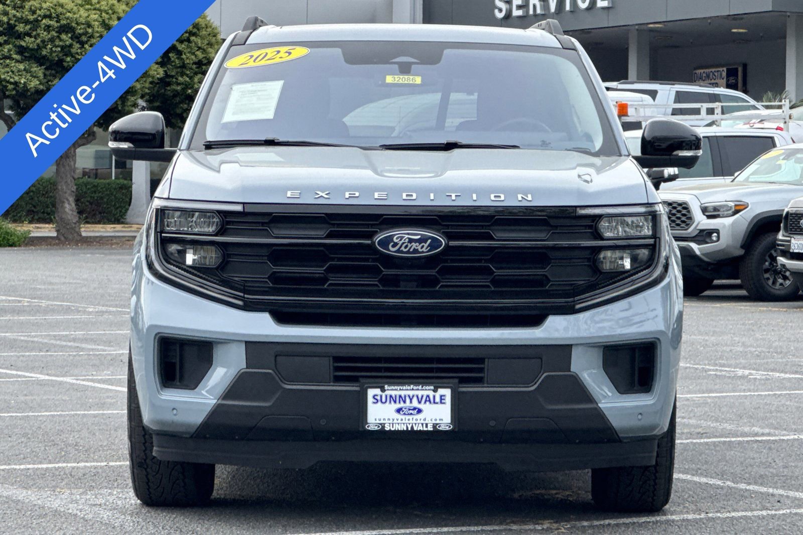 Certified 2025 Ford Expedition Active AWD/4WD image 10