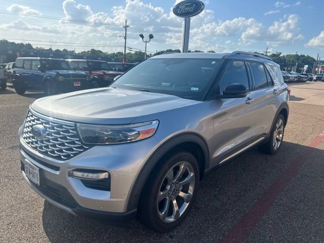 Certified 2020 Ford Explorer Platinum w/ Premium Technology Package AWD/4WD image 3