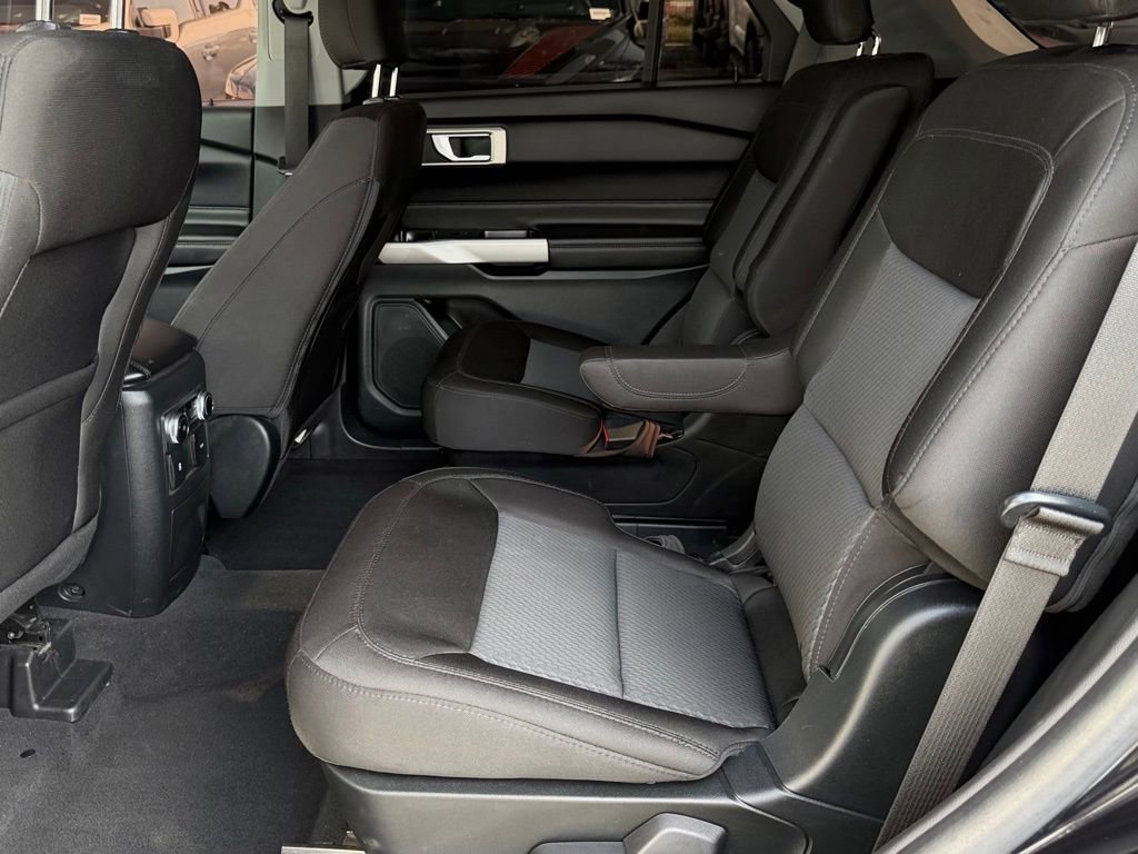 Certified 2022 Ford Explorer XLT RWD image 30