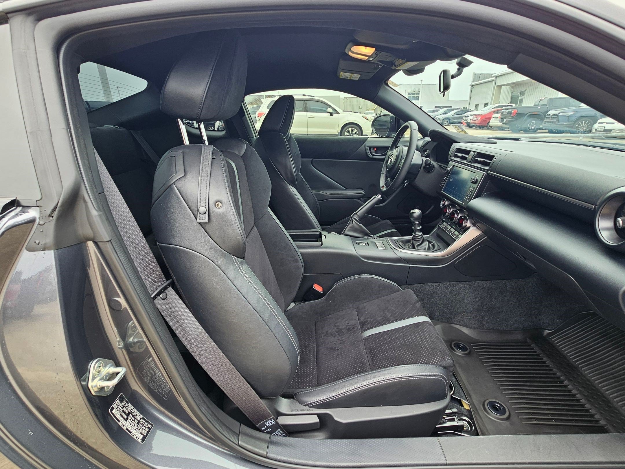 Used 2025 Toyota GR86 Premium RWD image 31