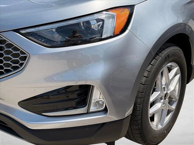 Certified 2024 Ford Edge SEL w/ Convenience Package AWD/4WD image 8