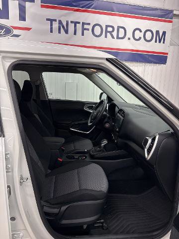 Used 2021 Kia Soul LX image 16