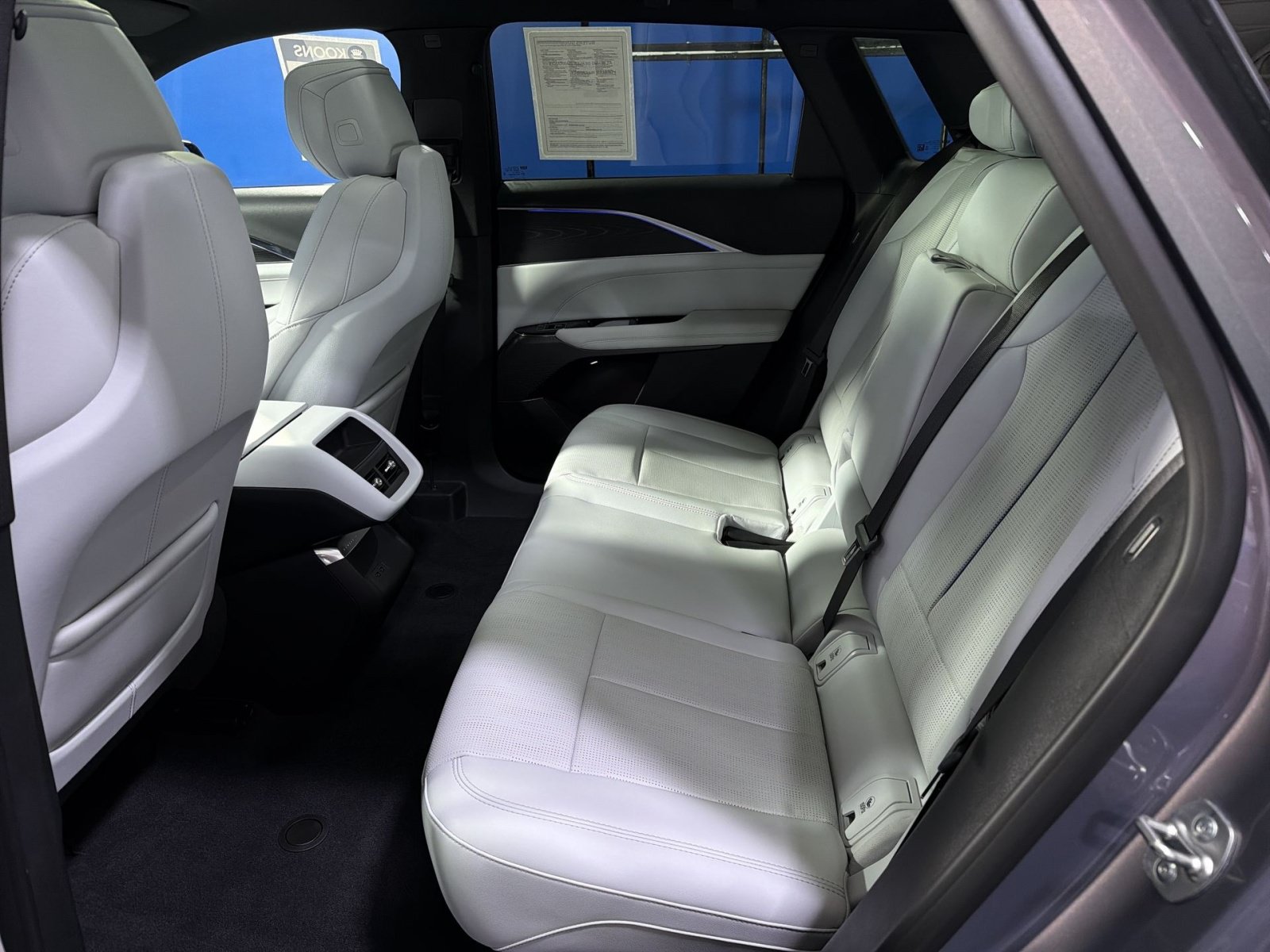 Used 2024 Cadillac Lyriq Luxury AWD/4WD image 27
