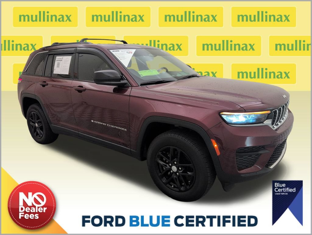 Used 2025 Jeep Grand Cherokee Laredo X RWD image 1