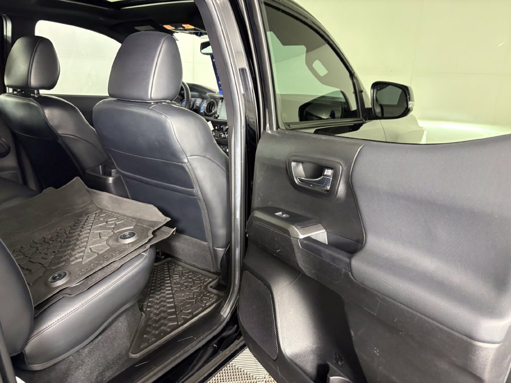 Used 2023 Toyota Tacoma TRD Pro AWD/4WD image 32