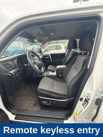 Used 2022 Toyota 4Runner SR5 AWD/4WD image 7