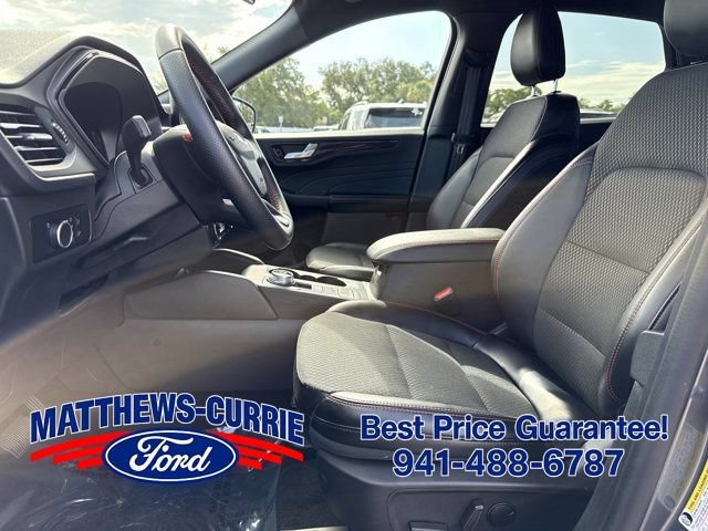 Certified 2025 Ford Escape ST-Line AWD/4WD image 9