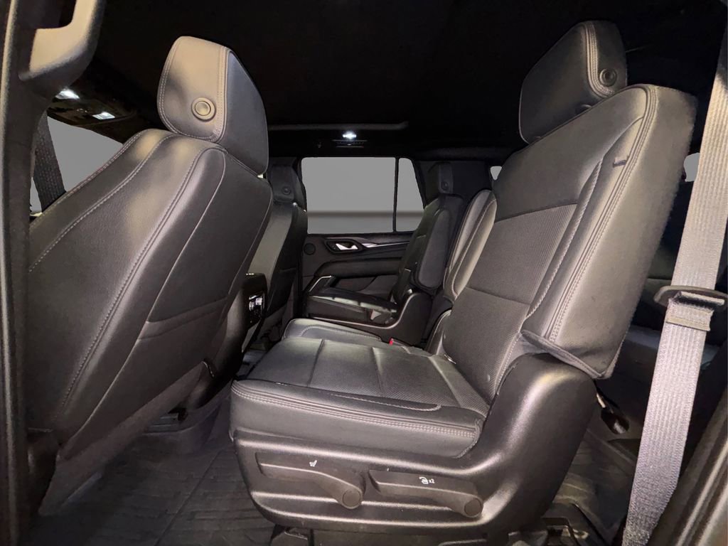 Used 2022 GMC Yukon Denali w/ Denali Premium Package AWD/4WD image 10