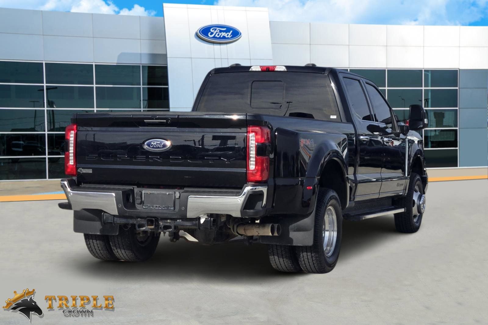 Certified 2023 Ford F350 Lariat w/ Chrome Package image 5
