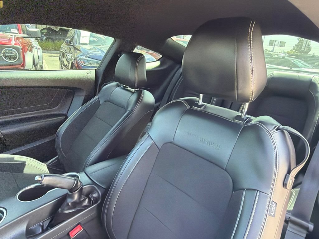 Certified 2018 Ford Mustang Shelby GT350 w/ Convenience Package RWD image 24
