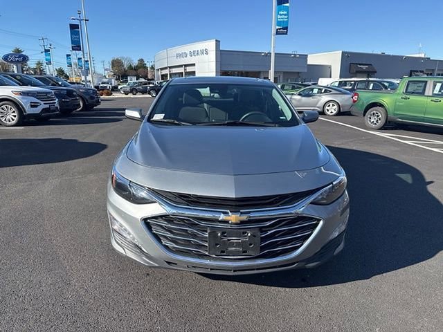 Used 2024 Chevrolet Malibu LT image 2