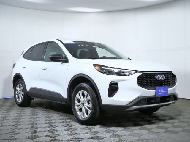 Certified 2025 Ford Escape Active w/ Cold Weather Package AWD/4WD image 1