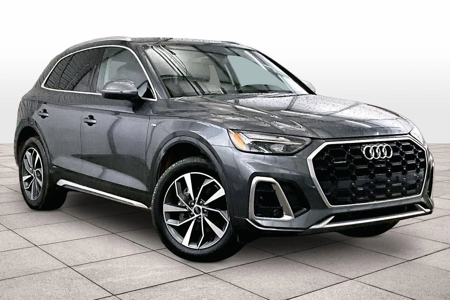 Used 2023 Audi Q5 2.0T Premium Plus w/ Premium Plus Package image 2