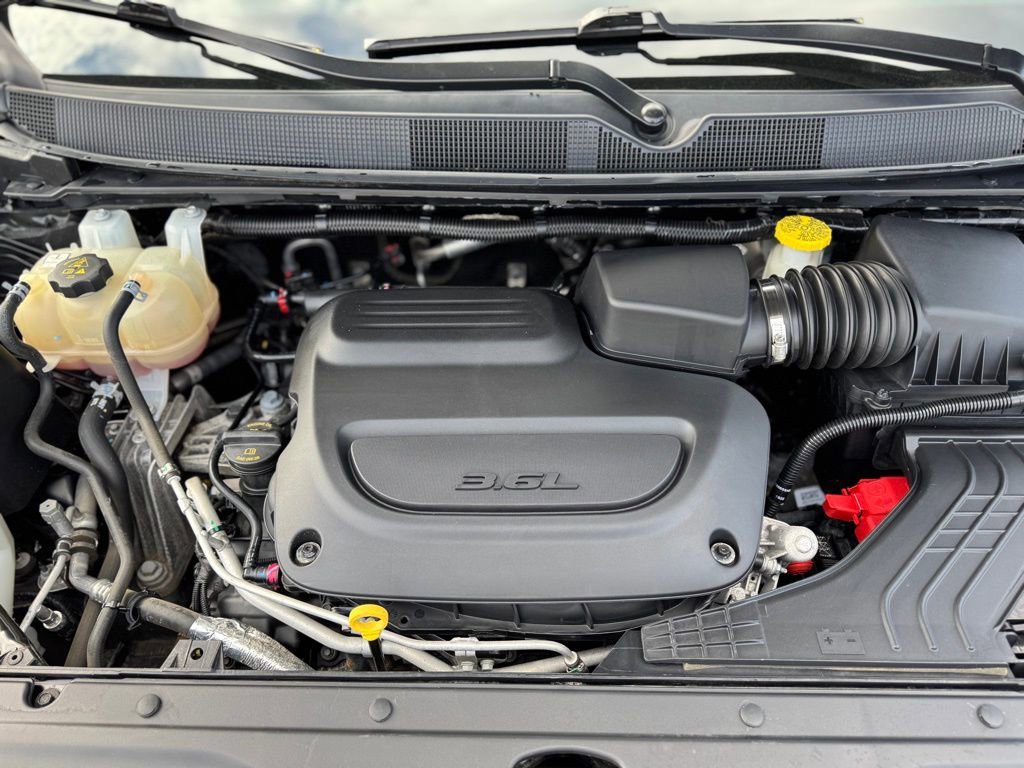 Used 2022 Chrysler Voyager LX image 42